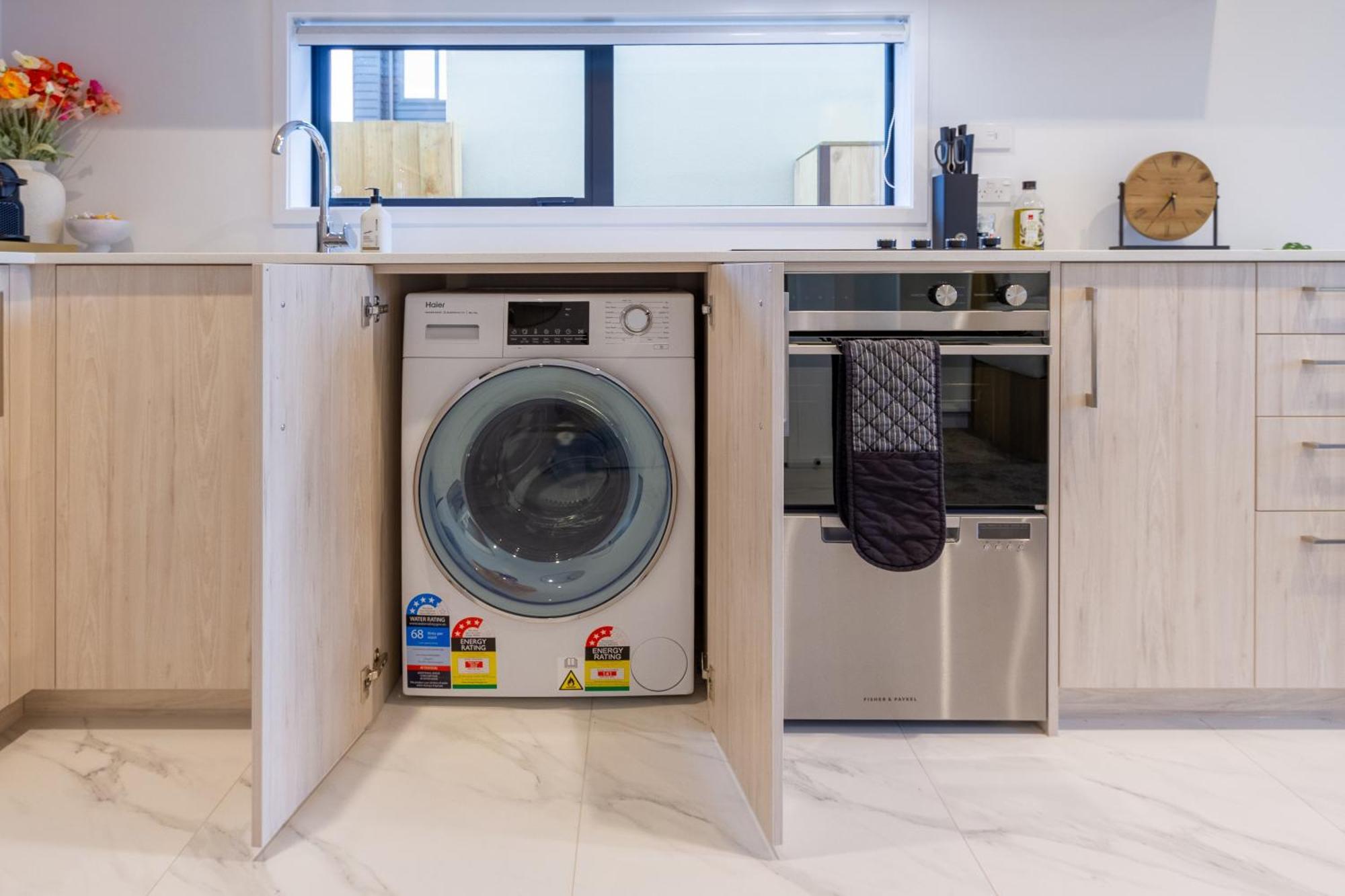 Chic Studio In The Heart Of Крайстчърч Екстериор снимка